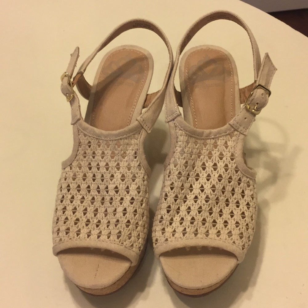 Fergalicious Cream Wedges 7.5